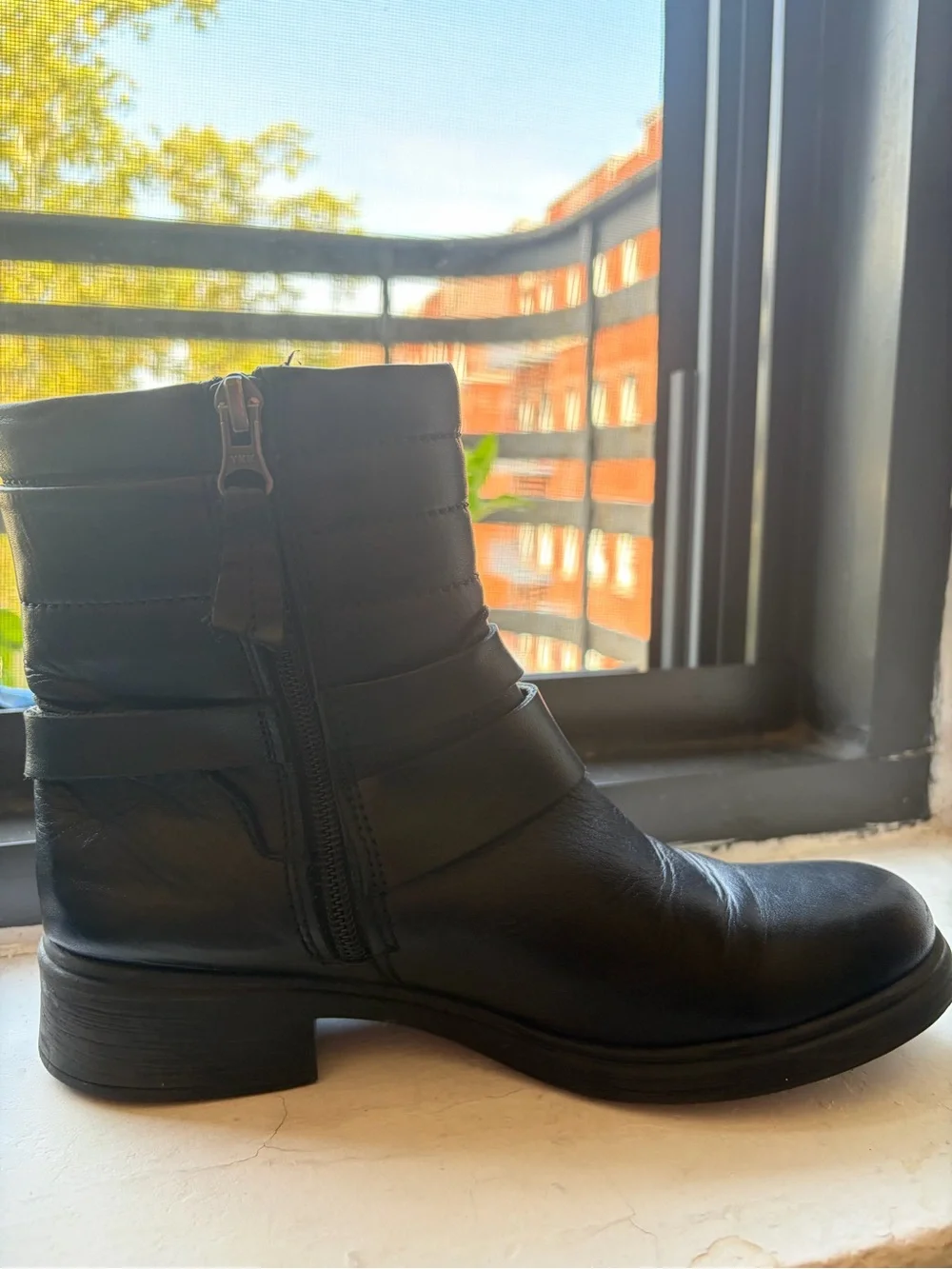 N/A classic black